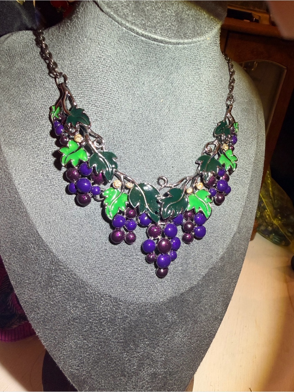 Betsey Johnson Purple Grape Cluster Enamel Frontal Bib Statement Necklace 17”